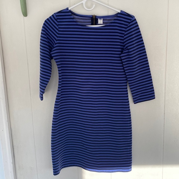 Old Navy Dresses & Skirts - Old Navy fitted striped  women’s size small zips in back‎